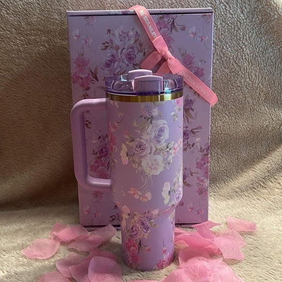 THE STANLEY X LOVESHACKFANCY
QUENCHER Happy Thoughts 40oz Tumbler - Picture 5 of 17